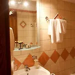 Kynaitha Hotel