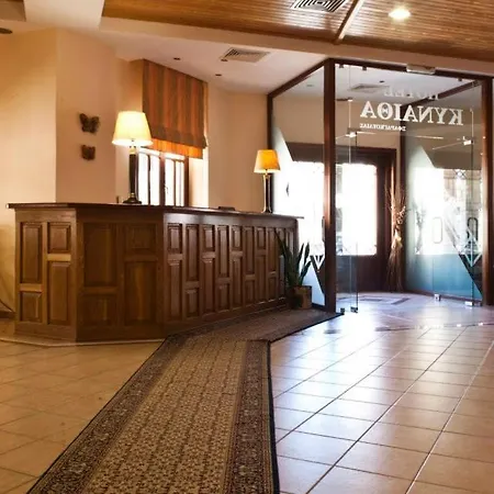 Kynaitha Hotel Kalavryta