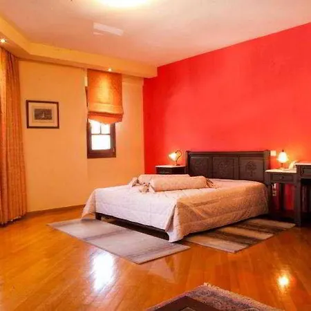 Hotel Kynaitha 3*