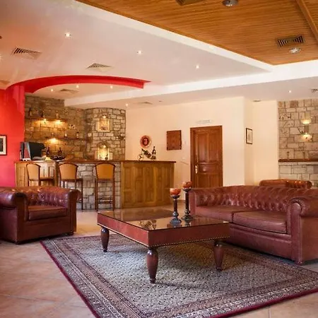 Kynaitha Hotel Kalavryta