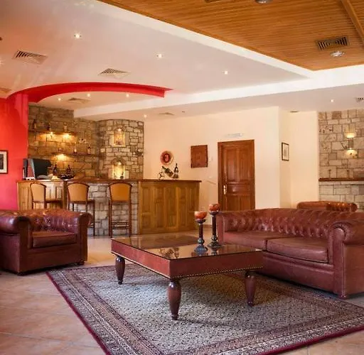 Kynaitha Hotel Kalavryta